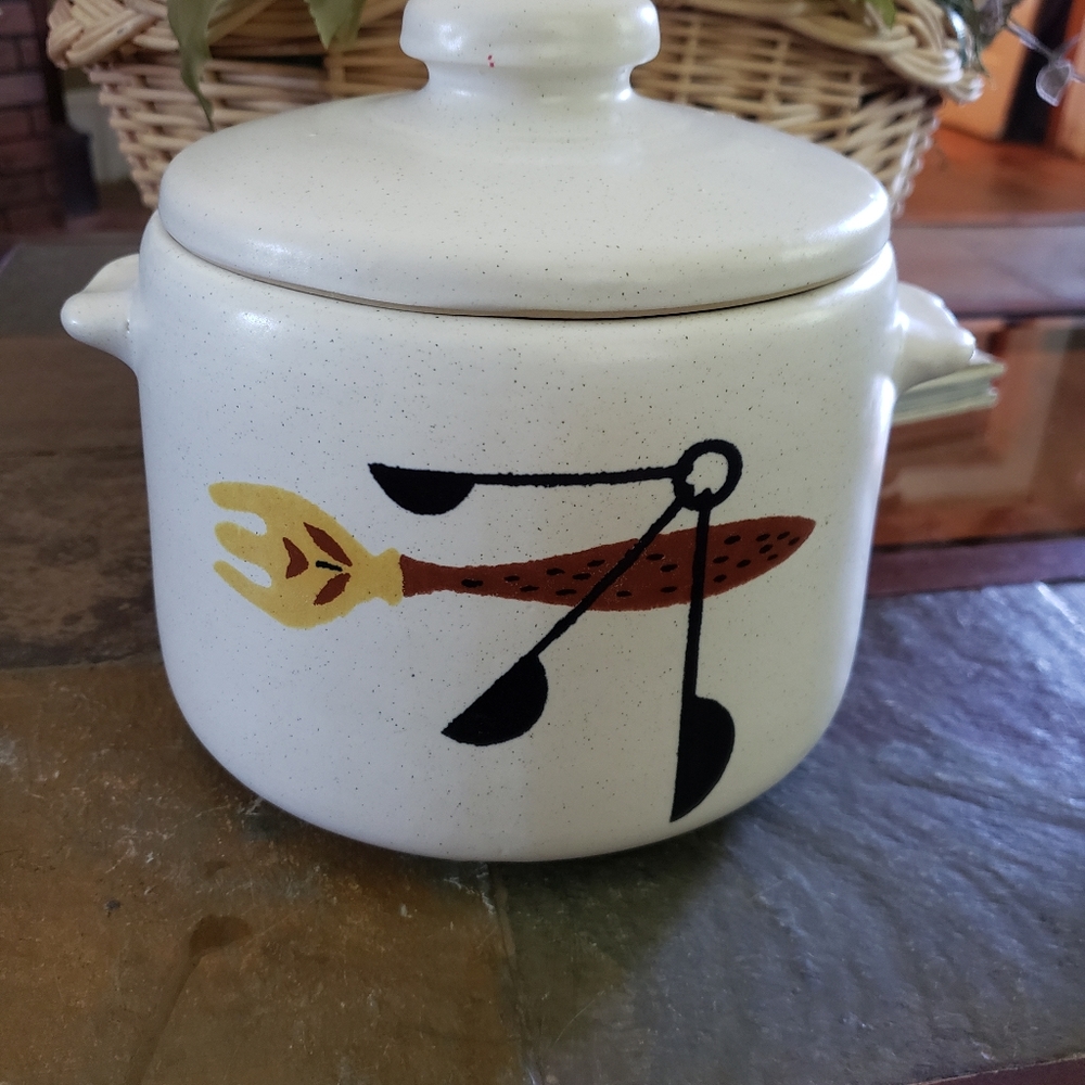 Vintage Westbend Covered Crock